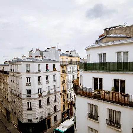 Apartment Montmartre Chappe Paris